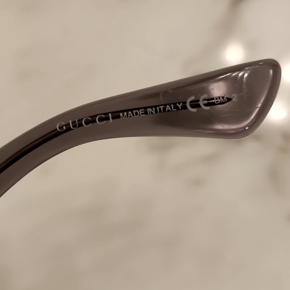 AUTHENTIC GUCCI SUNGLASSES - Picture 7 of 8